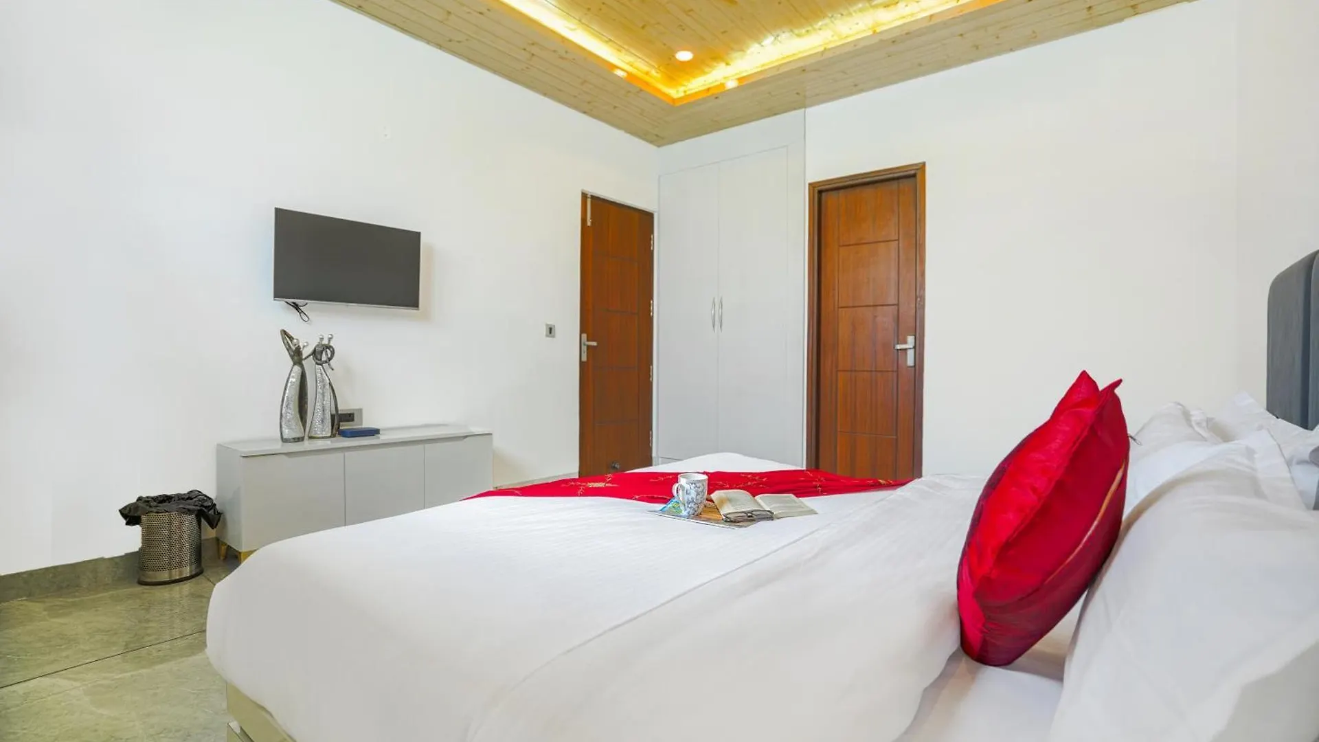 Alaya Stays 3 Bhk Apartment With Hill View - Cliff Trident Shimla